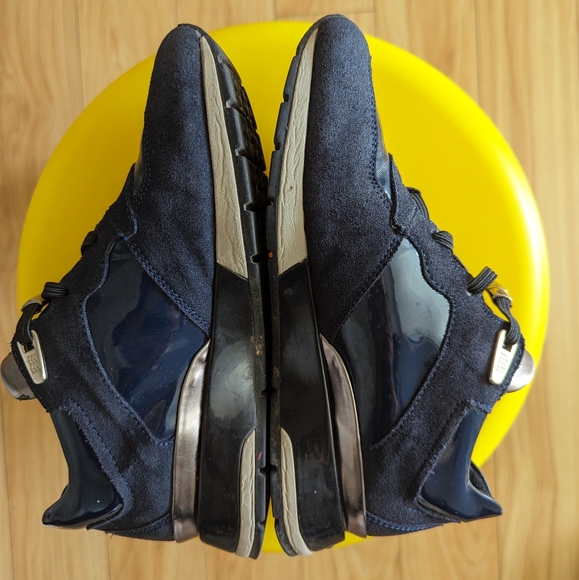 Gently used GEOX Navy Blue Sneakers size 5, EU 35 - Picture 3 of 11